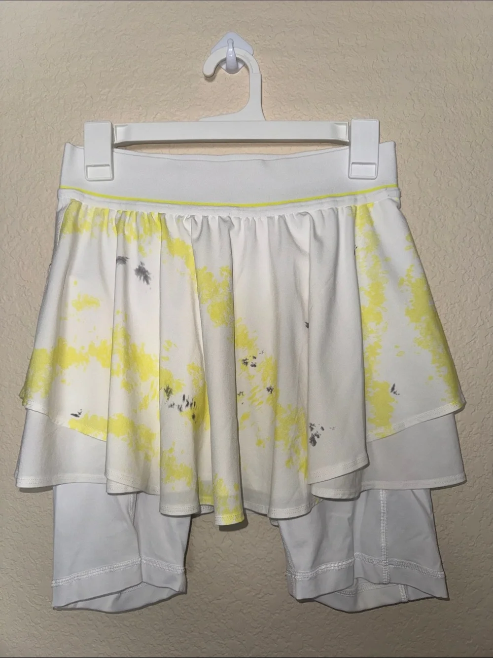 NWOT lululemon athletica White Skirt with Yellow Print